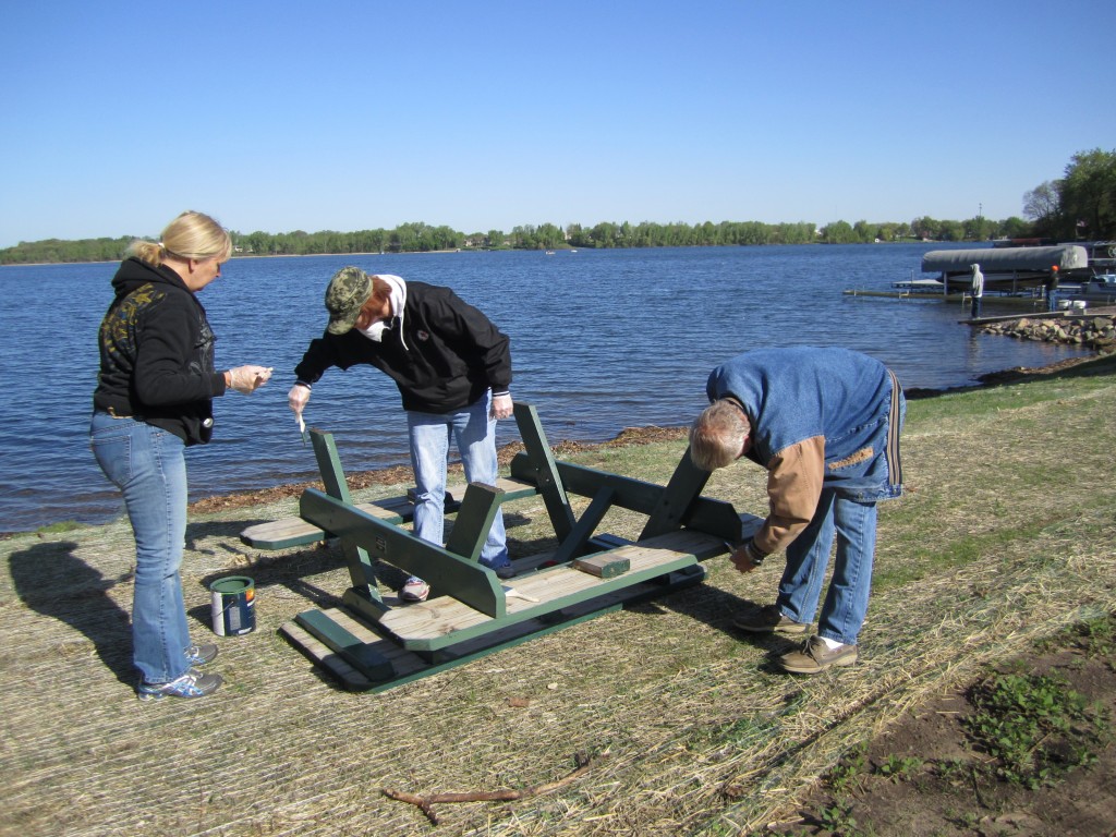 GLA Painting Picnic Tables